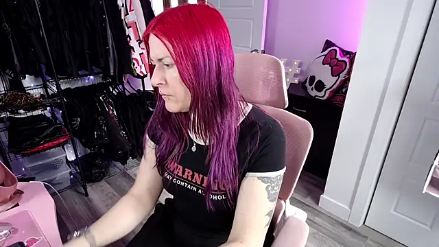 Snapshot of gennyrock chatting on December 1, 2025, 3:28 pm gennyrock online show from December 1, 2025, 3:28 pm