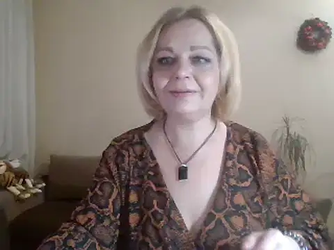 Snapshot of SofiyaPetrova chatting on February 8, 2025, 7:38 pm SofiyaPetrova online show from February 8, 2025, 7:38 pm