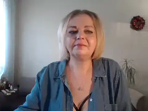 Snapshot of SofiyaPetrova chatting on February 23, 2025, 5:45 am SofiyaPetrova online show from February 23, 2025, 5:45 am