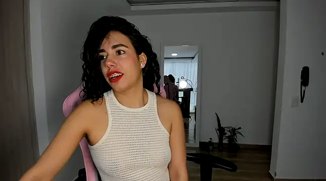 susana monroy online show from February 4, 2025, 8:17 pm