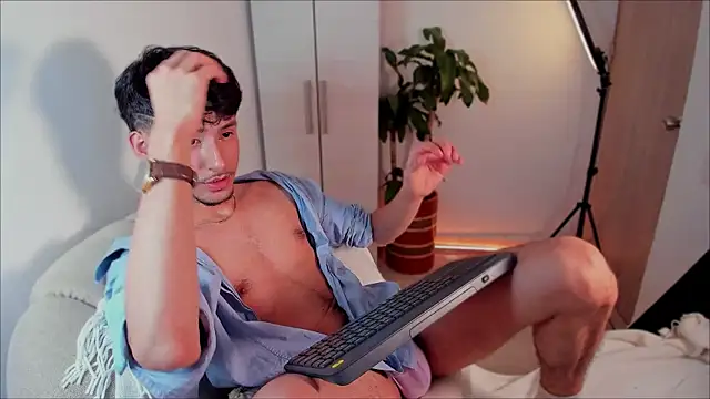 Snapshot of dimitri_targaryen chatting on January 8, 2025, 11:32 am dimitri targaryen online show from January 8, 2025, 11:32 am