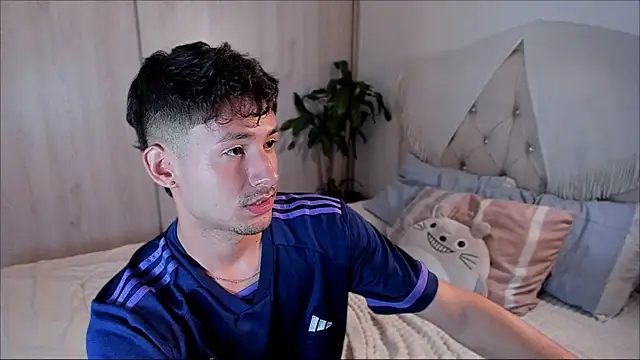 Snapshot of dimitri_targaryen chatting on September 22, 2025, 9:22 am dimitri targaryen online show from September 22, 2025, 9:22 am