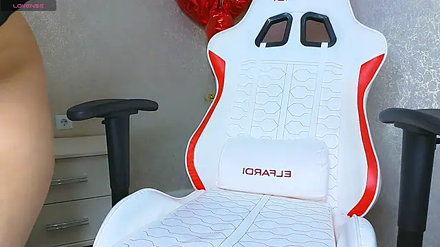 Diana Moon  online show from February 21, 2026, 12:11 am