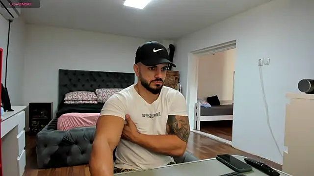 supermanboy94 online show from November 3, 2025, 7:20 am