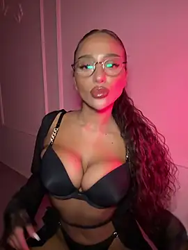 CardiSweetBaby online show from November 27, 2025, 8:00 pm