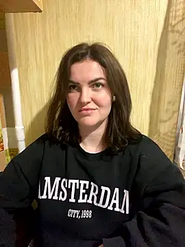 Karolina llove online show from December 2, 2024, 7:38 pm