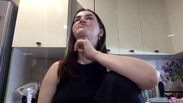 Karolina llove online show from September 16, 2025, 9:16 pm