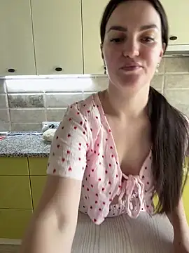 Karolina llove online show from October 4, 2025, 10:13 am