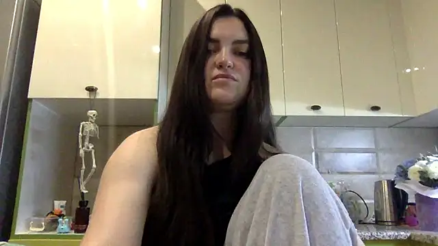 Karolina llove online show from October 6, 2025, 7:44 pm