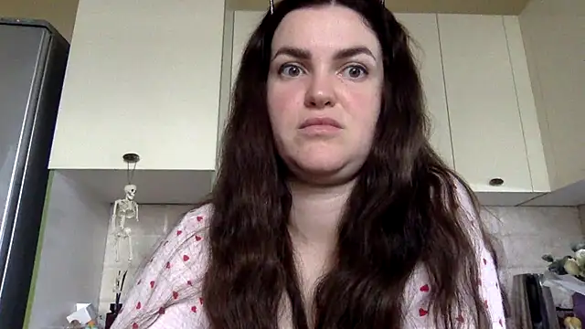 Karolina llove online show from October 12, 2025, 8:46 am