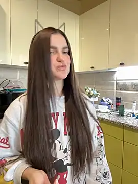 Karolina llove online show from October 14, 2025, 1:12 pm