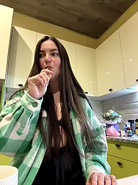 Karolina llove online show from October 22, 2025, 12:00 am