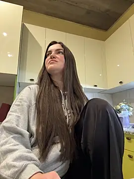 Karolina llove online show from October 23, 2025, 7:45 pm