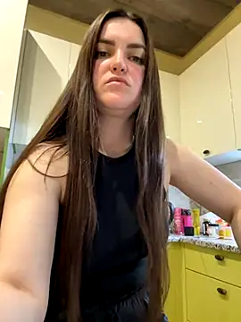 Karolina llove online show from November 15, 2025, 3:52 pm