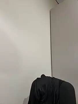 Karolina llove online show from November 29, 2025, 6:49 am