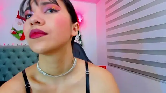 Snapshot of lina_bedoya_ chatting on December 17, 2024, 11:49 am lina bedoya online show from December 17, 2024, 11:49 am