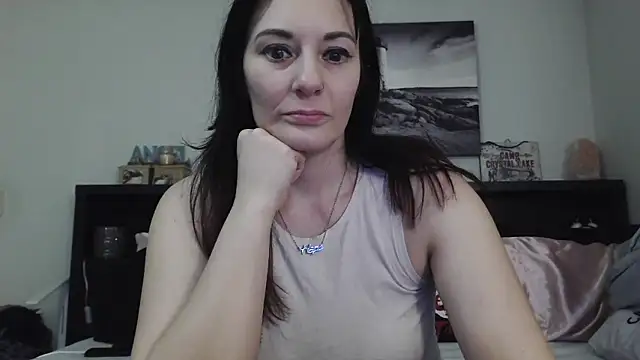 CrystalLakeXO online show from March 5, 2025, 6:23 am