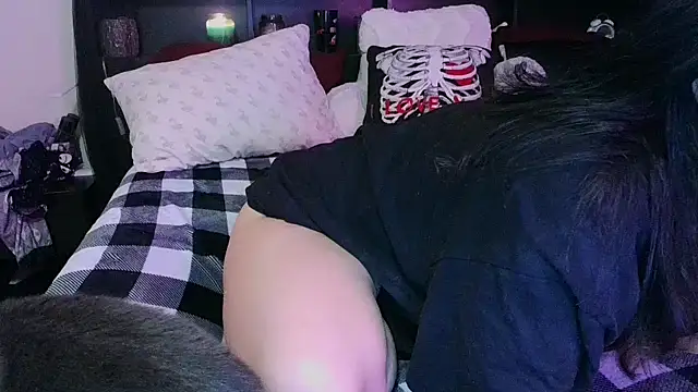 CrystalLakeXO online show from January 17, 2026, 8:08 am