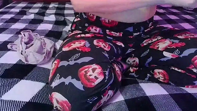 CrystalLakeXO online show from January 19, 2026, 5:22 am