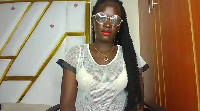 cutesmiling online show from January 26, 2025, 11:29 pm