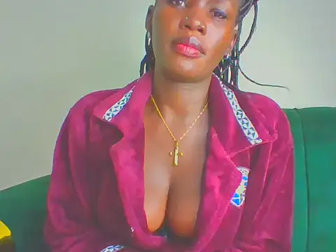 cutesmiling online show from April 18, 2026, 5:39 pm