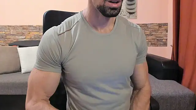 Snapshot of HotHunkTrainer chatting on June 22, 2026, 8:22 am HotHunkTrainer online show from June 22, 2026, 8:22 am