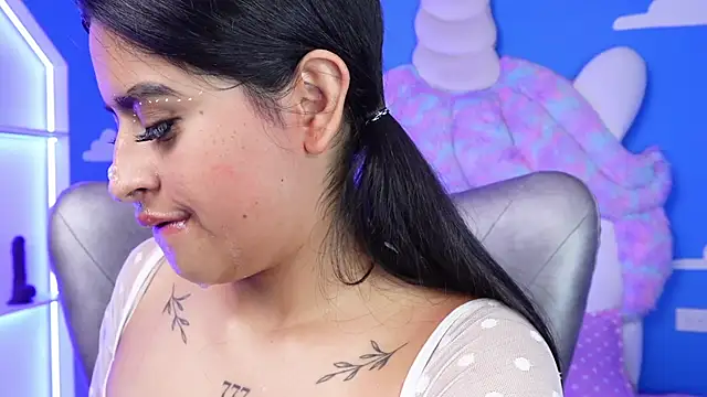 miss romyna online show from January 31, 2025, 2:07 pm