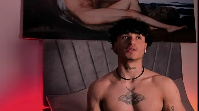 Snapshot of Thomas_Fit1 chatting on December 23, 2025, 4:54 am Thomas Fit1 online show from December 23, 2025, 4:54 am