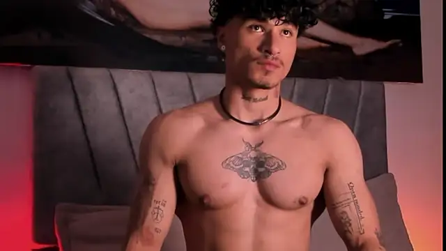 Snapshot of Thomas_Fit1 chatting on January 8, 2026, 4:37 am Thomas Fit1 online show from January 8, 2026, 4:37 am