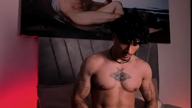 Snapshot of Thomas_Fit1 chatting on January 16, 2026, 5:11 am Thomas Fit1 online show from January 16, 2026, 5:11 am