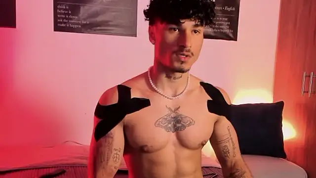 Snapshot of Thomas_Fit1 chatting on February 10, 2026, 3:32 am Thomas Fit1 online show from February 10, 2026, 3:32 am