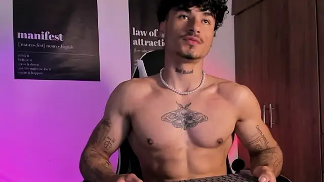 Snapshot of Thomas_Fit1 chatting on February 21, 2026, 12:44 am Thomas Fit1 online show from February 21, 2026, 12:44 am