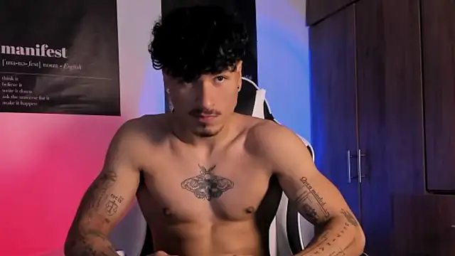 Snapshot of Thomas_Fit1 chatting on February 28, 2026, 2:23 am Thomas Fit1 online show from February 28, 2026, 2:23 am