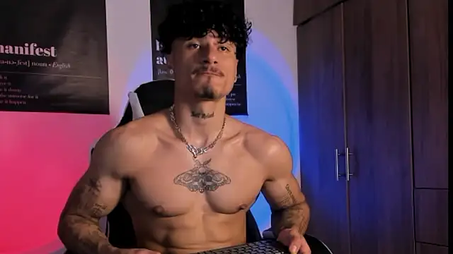 Snapshot of Thomas_Fit1 chatting on March 1, 2026, 11:51 pm Thomas Fit1 online show from March 1, 2026, 11:51 pm