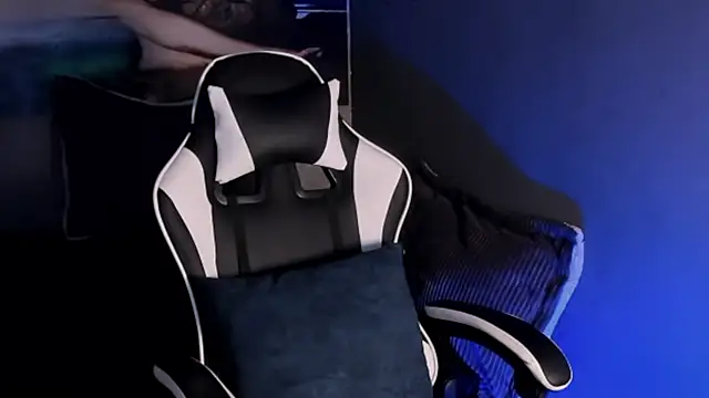 Snapshot of Thomas_Fit1 chatting on March 24, 2026, 1:43 am Thomas Fit1 online show from March 24, 2026, 1:43 am