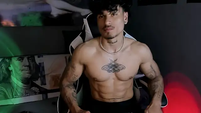 Snapshot of Thomas_Fit1 chatting on March 30, 2026, 12:22 am Thomas Fit1 online show from March 30, 2026, 12:22 am