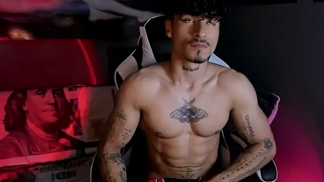 Snapshot of Thomas_Fit1 chatting on March 31, 2026, 3:19 am Thomas Fit1 online show from March 31, 2026, 3:19 am