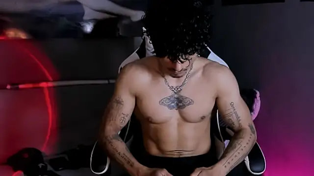 Snapshot of Thomas_Fit1 chatting on March 31, 2026, 11:49 pm Thomas Fit1 online show from March 31, 2026, 11:49 pm