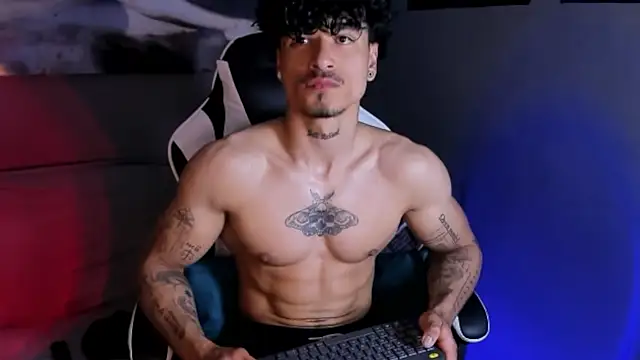 Snapshot of Thomas_Fit1 chatting on April 4, 2026, 1:59 am Thomas Fit1 online show from April 4, 2026, 1:59 am