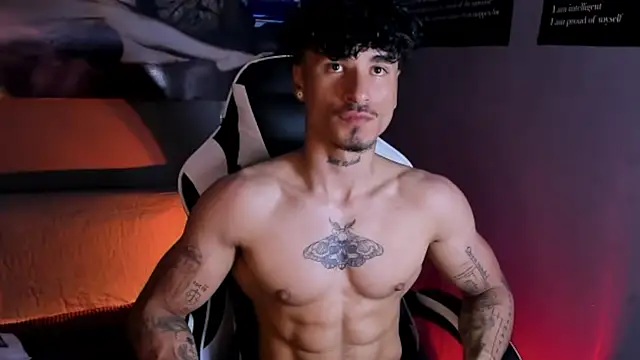 Snapshot of Thomas_Fit1 chatting on April 7, 2026, 11:59 pm Thomas Fit1 online show from April 7, 2026, 11:59 pm