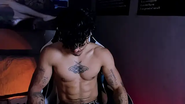 Snapshot of Thomas_Fit1 chatting on April 14, 2026, 4:51 am Thomas Fit1 online show from April 14, 2026, 4:51 am