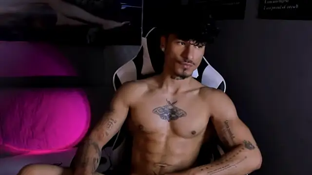 Snapshot of Thomas_Fit1 chatting on April 15, 2026, 7:58 pm Thomas Fit1 online show from April 15, 2026, 7:58 pm