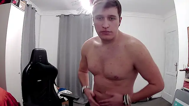 PKrisztian online show from April 18, 2026, 12:36 am