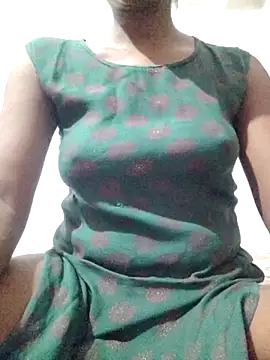 rituporna2004 online show from September 28, 2025, 5:29 pm