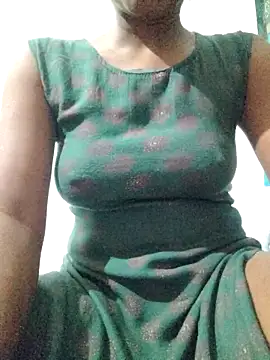 rituporna2004 online show from November 24, 2025, 1:55 pm