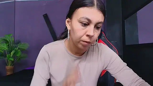 Snapshot of Juliet_Nasty chatting on October 10, 2025, 12:15 pm Juliet Nasty online show from October 10, 2025, 12:15 pm