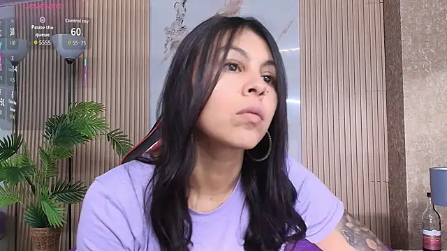 Snapshot of Juliet_Nasty chatting on November 27, 2025, 11:45 am Juliet Nasty online show from November 27, 2025, 11:45 am