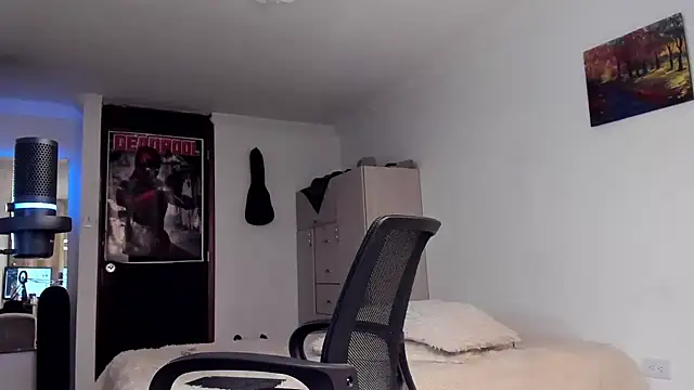 a lejandro 0 8 online show from December 10, 2024, 2:27 am