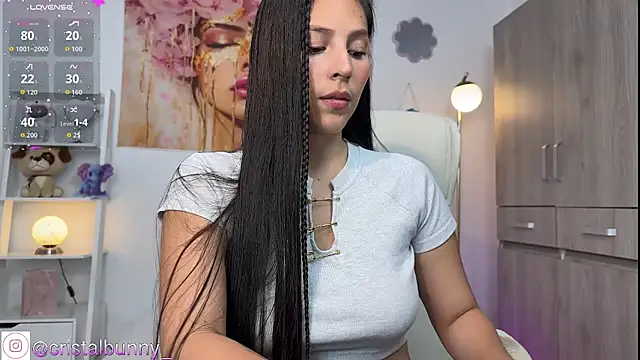 cristal bunny  online show from November 9, 2025, 2:32 am