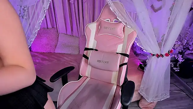 ino yamanaka  online show from December 12, 2024, 12:59 am